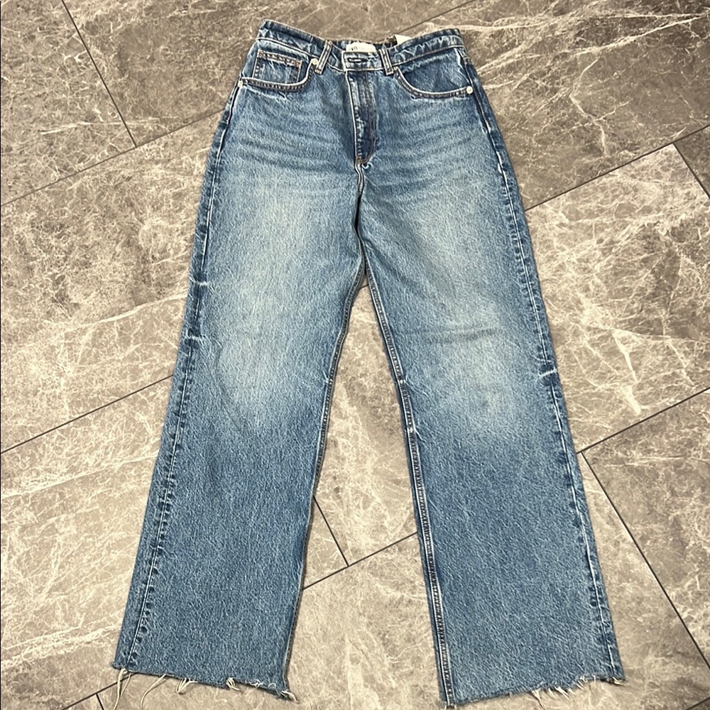Zara Blue Straight Leg Jeans with Vintage Appeal